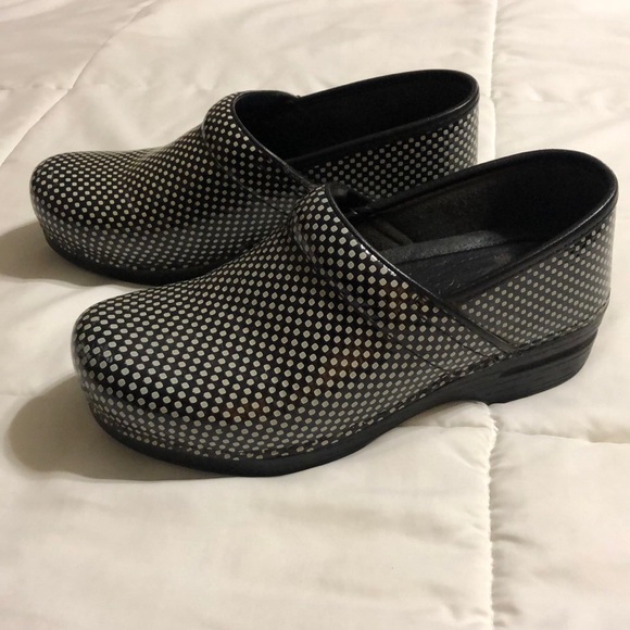 Dansko Shoes - Dansko XP Nursing shoes